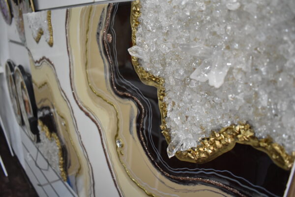 Geode Resin Wall Panel – Abstract Design with Crystals & Stones